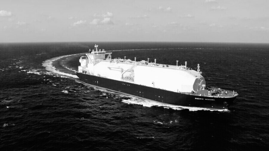 Шедшие за СПГ в США танкеры меняют курс
