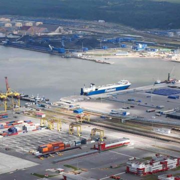 Порт Усть-Луга в Ленинградской области принял первую партию бензина из Белоруссии