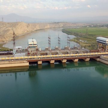 Лидер Таджикистана подчеркнул важность региональных гидроэнергопроектов