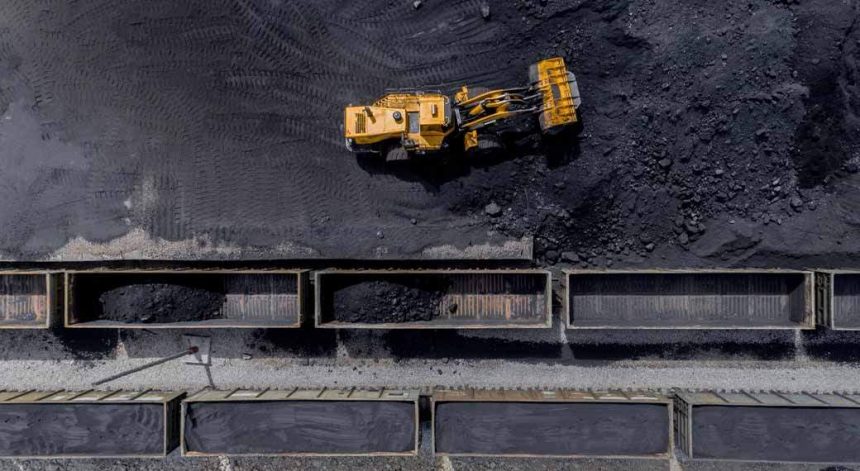 Хакасия может потерять 2,6 млрд рублей доходов в бюджет из-за проблем с вывозом угля