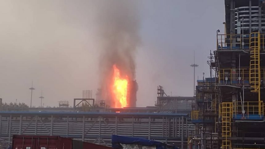 На Амурском ГПЗ остановили переработку природного газа после возгорания на установке